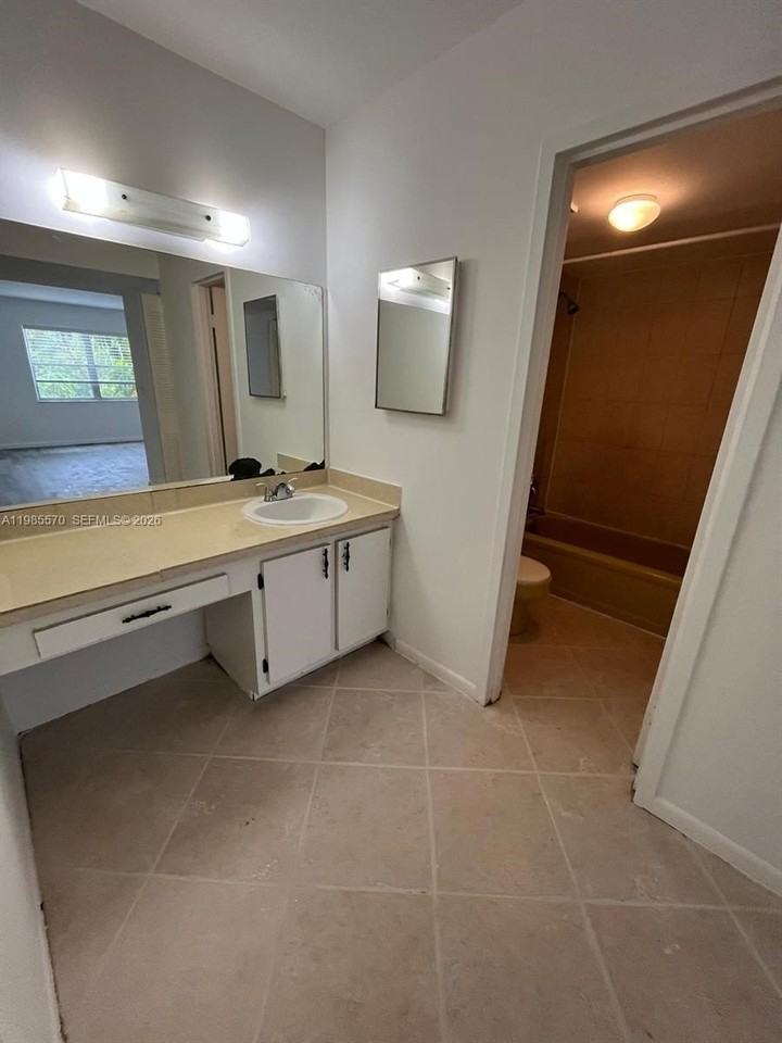 4354 Nw 9th Ave #13-2D - Photo 4 of 20