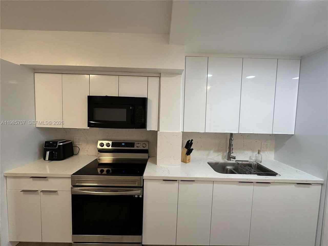 10900 Sw 104th St #322 - Photo 6 of 39