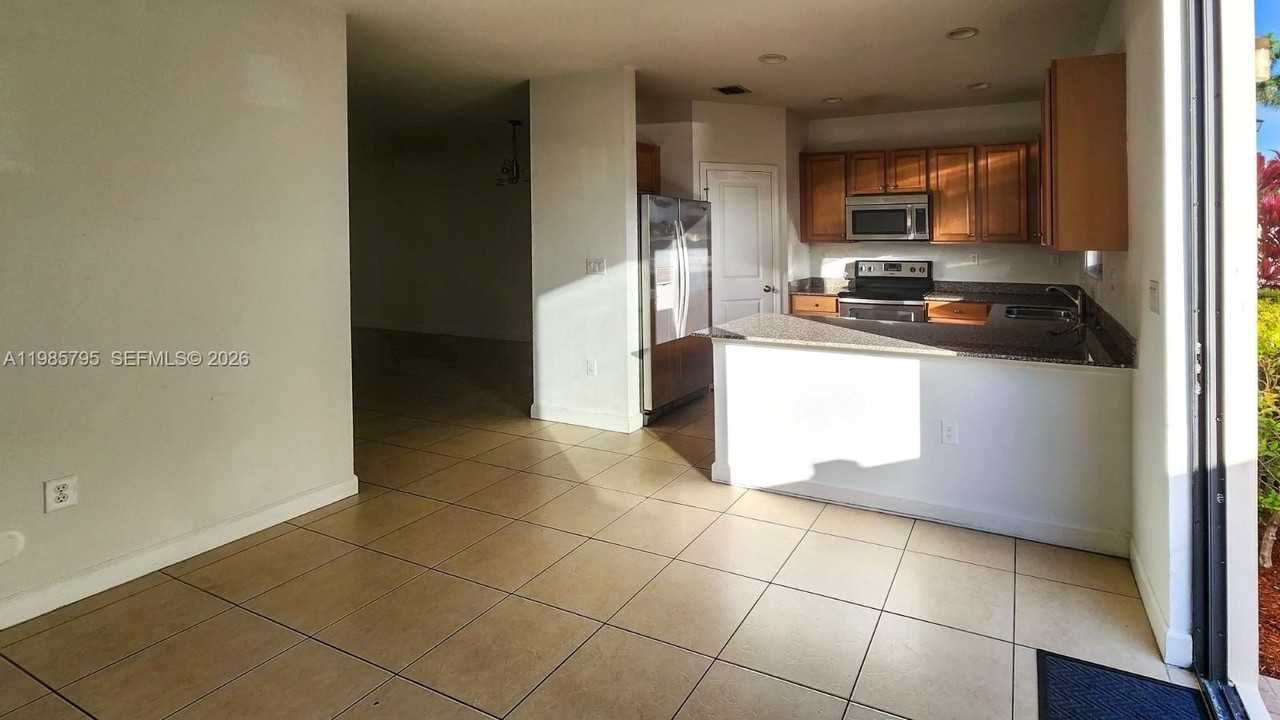 470 Ne 194th Ter #470 - Photo 3 of 32