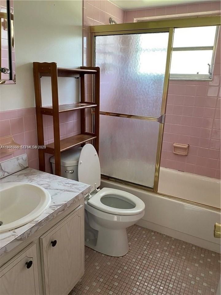 6211 Sw 37th St #203 - Photo 5 of 11