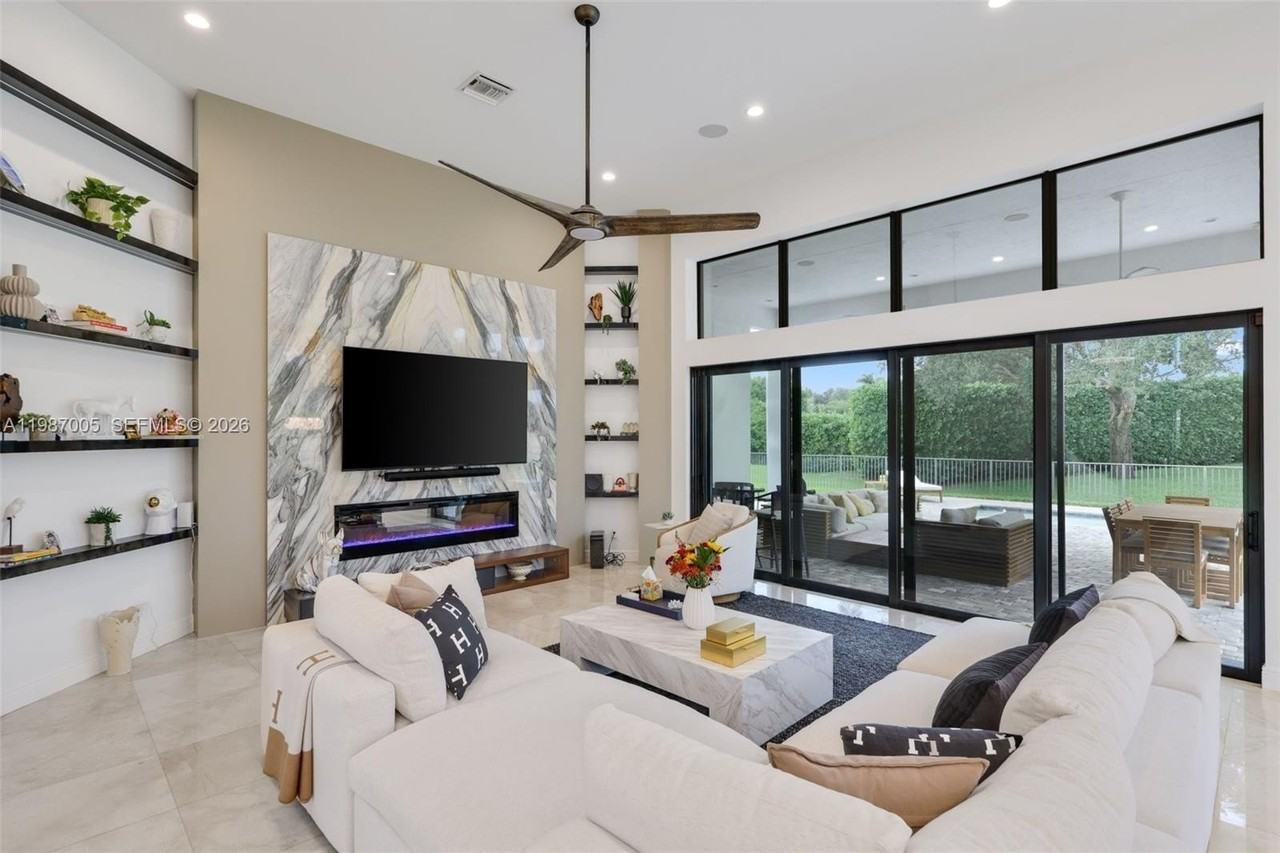 2751 Nw 70th Blvd - Photo 5 of 50