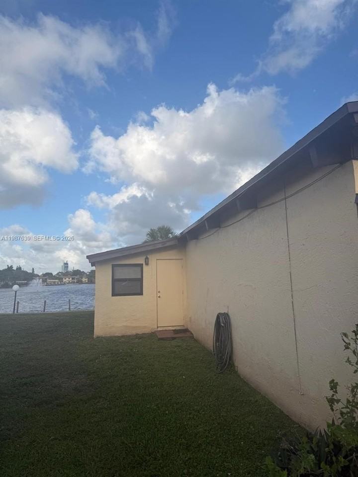 516 Briarwood Cir #1-51 - Photo 2 of 50