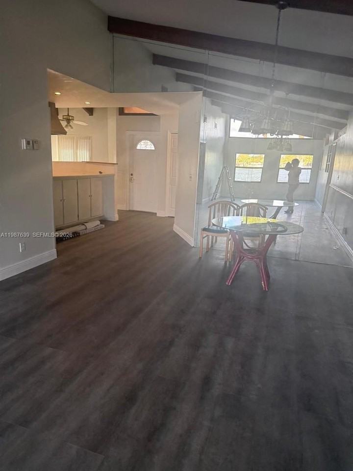 516 Briarwood Cir #1-51 - Photo 6 of 50