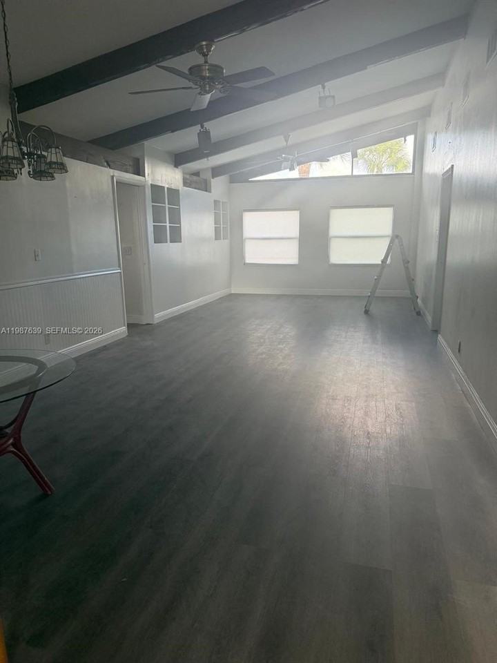 516 Briarwood Cir #1-51 - Photo 7 of 50