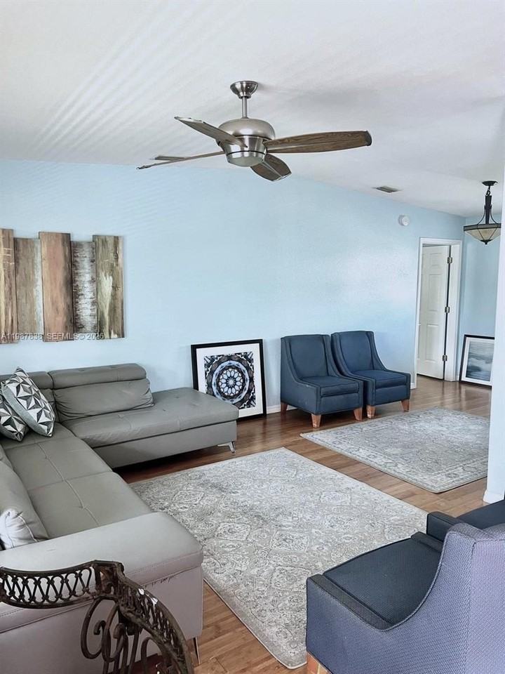 31107 Avenue I #31107 - Photo 4 of 36