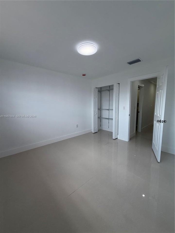 1550 W 7th Ct #18 - Photo 6 of 17