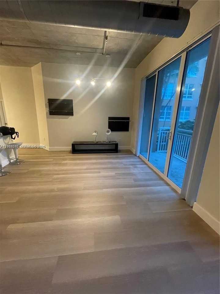 2001 Biscayne Blvd #2217 - Photo 4 of 27