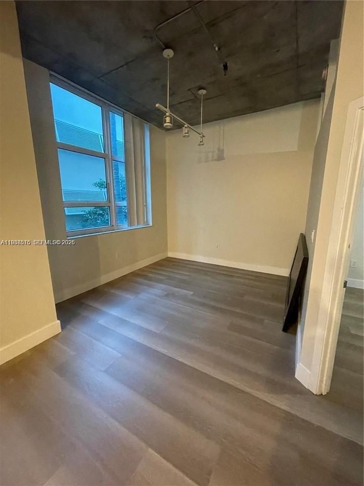 2001 Biscayne Blvd #2217 - Photo 5 of 27