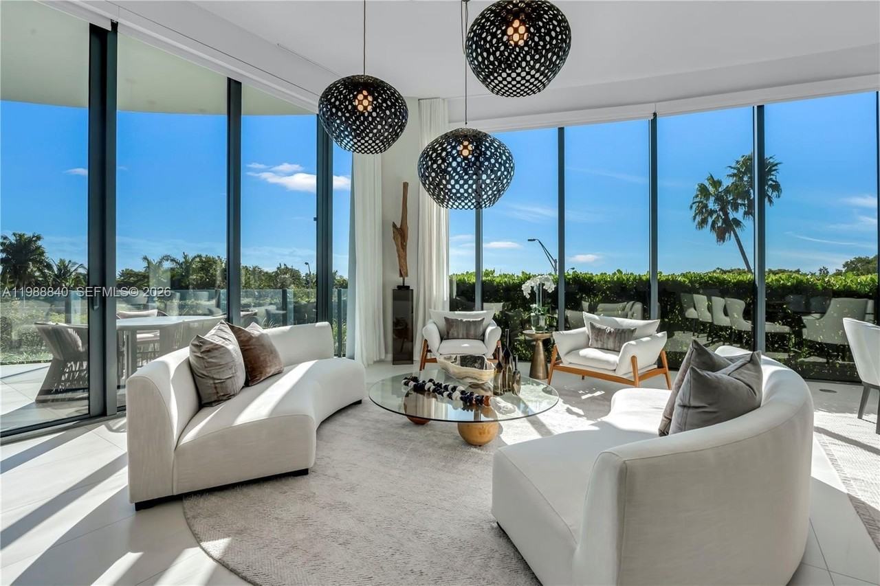 2811 S Bayshore Dr #4A - Photo 2 of 34