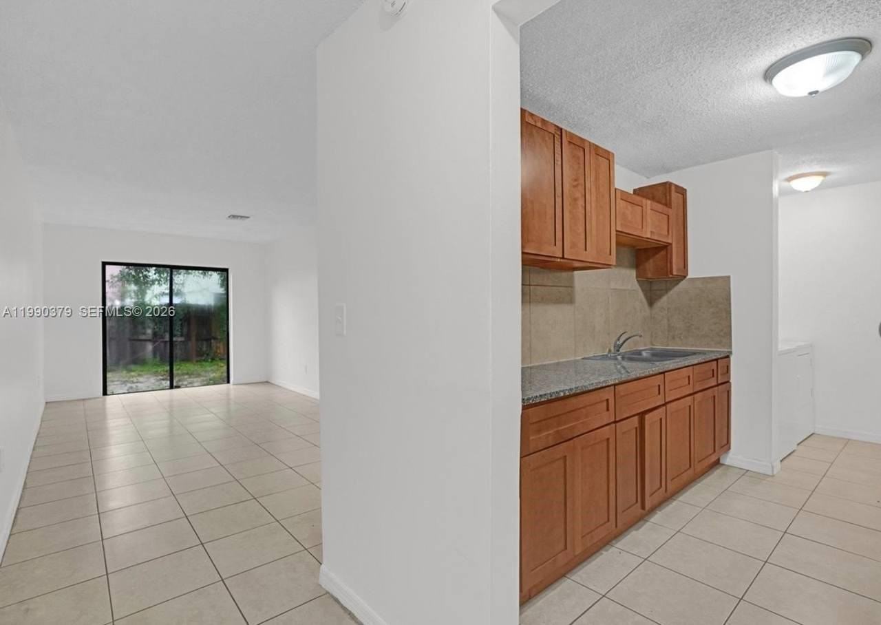 3876 Nw 207th Street Rd - Photo 4 of 10