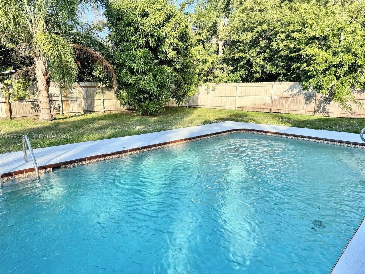 121 Ne Prima Vista Blvd - Photo 2 of 21