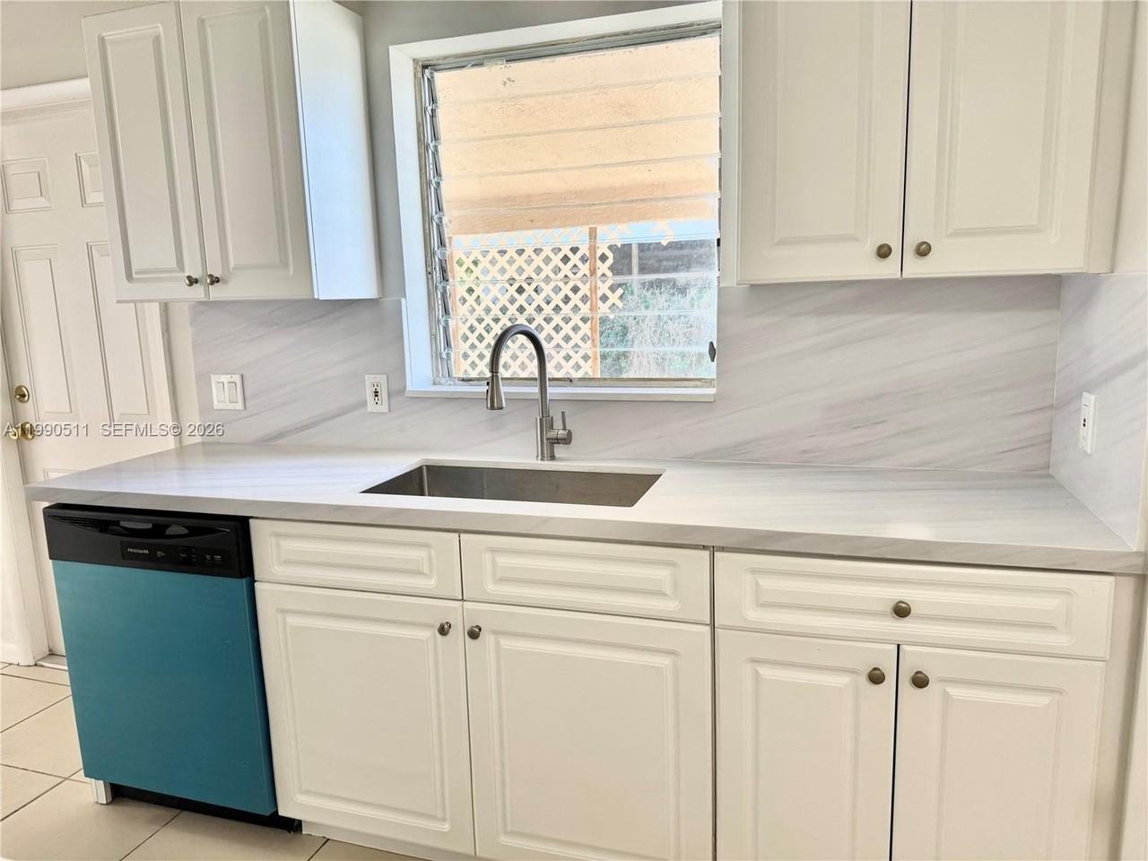 121 Ne Prima Vista Blvd - Photo 7 of 21