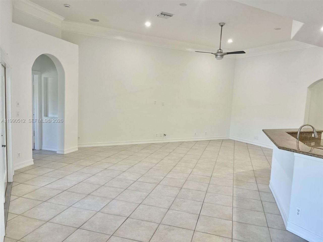 11289 Nw 65th Mnr #0 - Photo 4 of 21