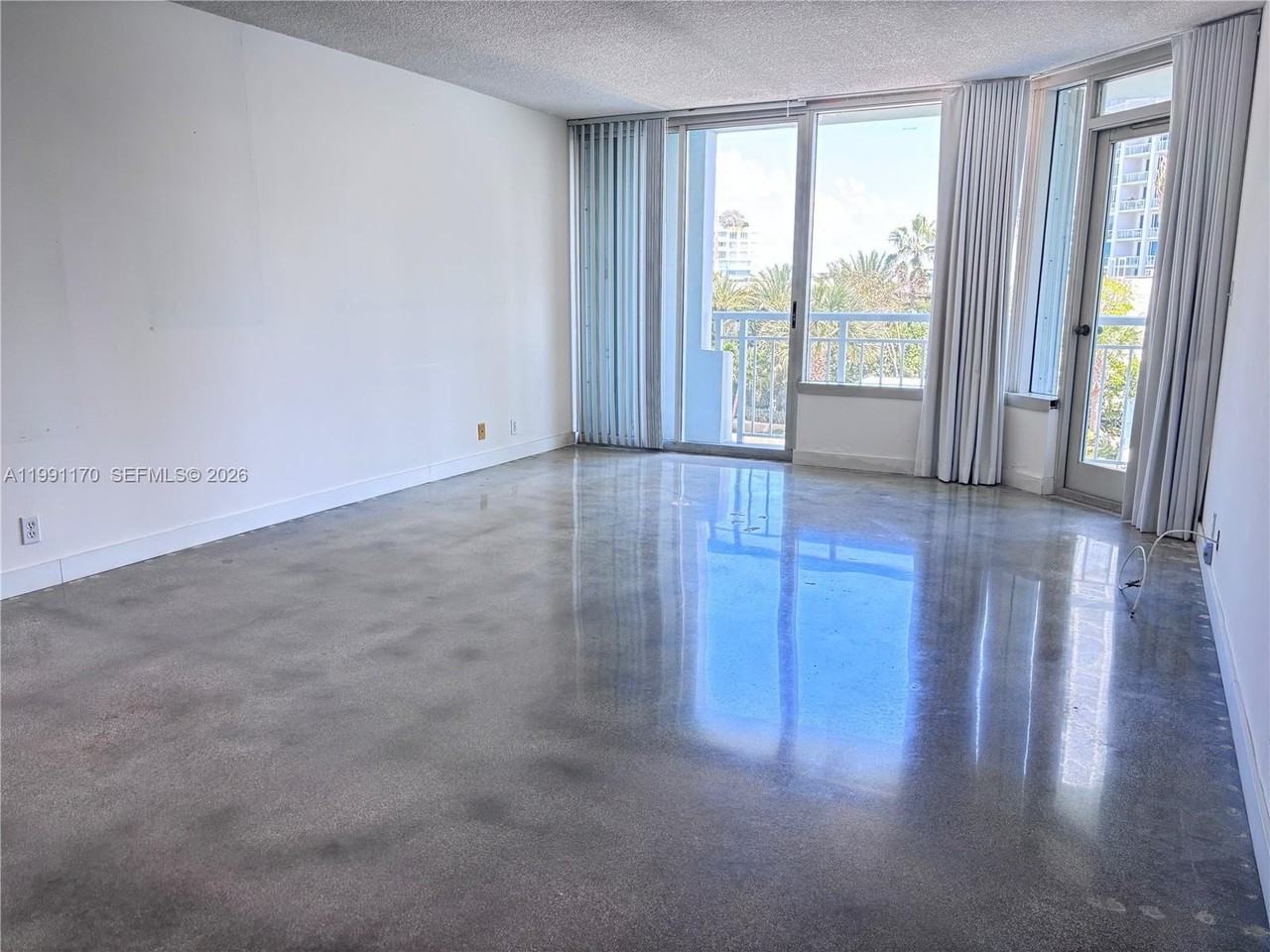 400 S Pointe Dr #408 - Photo 2 of 42