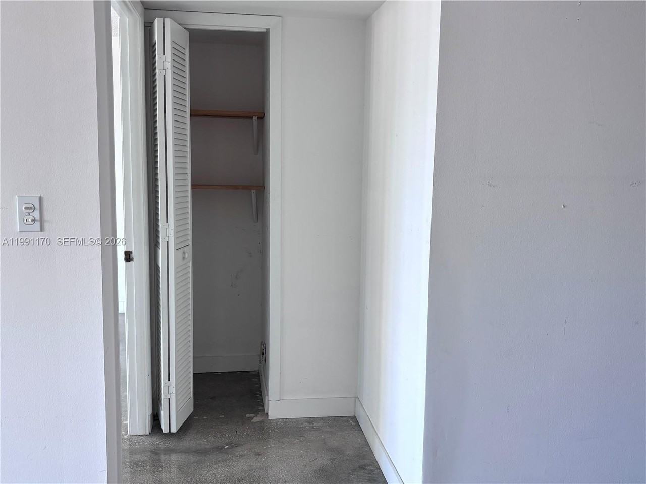 400 S Pointe Dr #408 - Photo 5 of 42