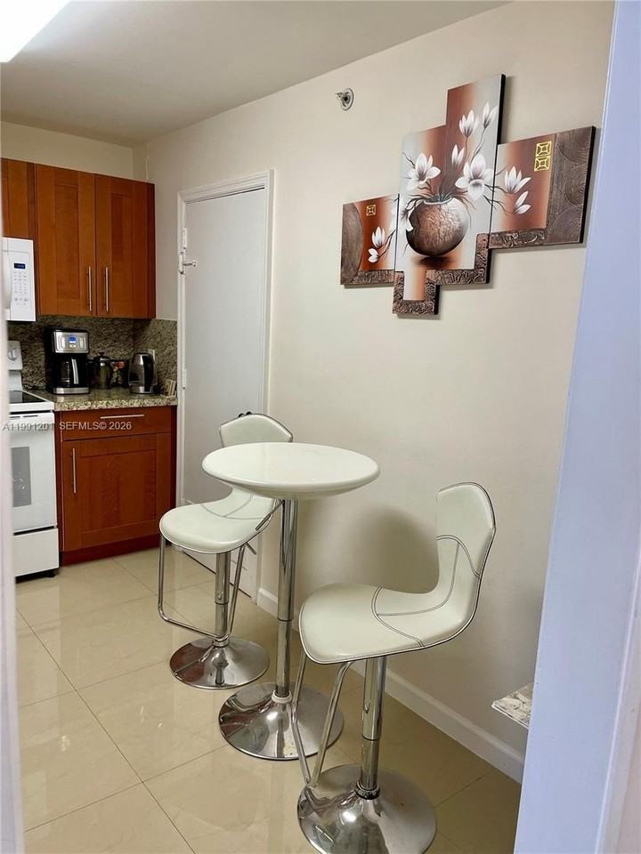 400 Kings Point Dr #1420 - Photo 5 of 14