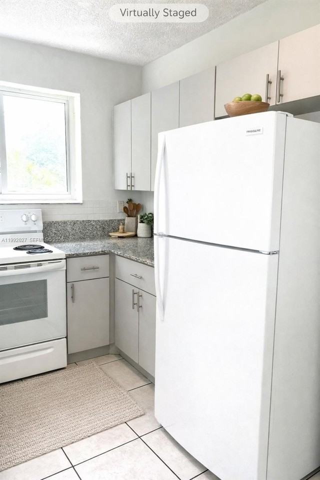 2121 Sw 4th St #2 - Photo 3 of 17