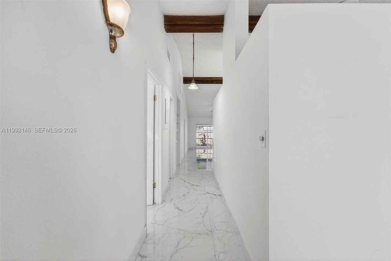 10351 Juniper Ct - Photo 5 of 27