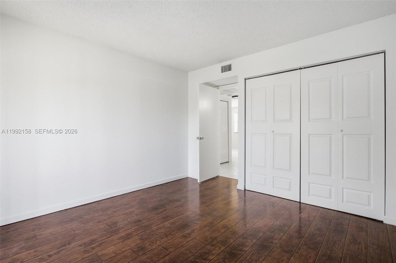 9994 Nob Hill Ct #9994 - Photo 7 of 23