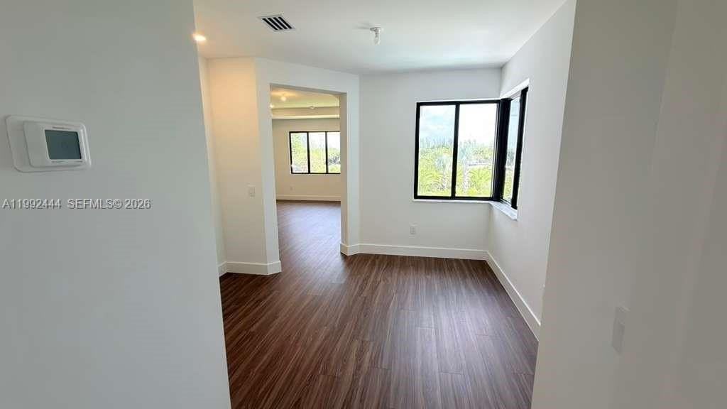 19708 Ne 14th Ave - Photo 5 of 50