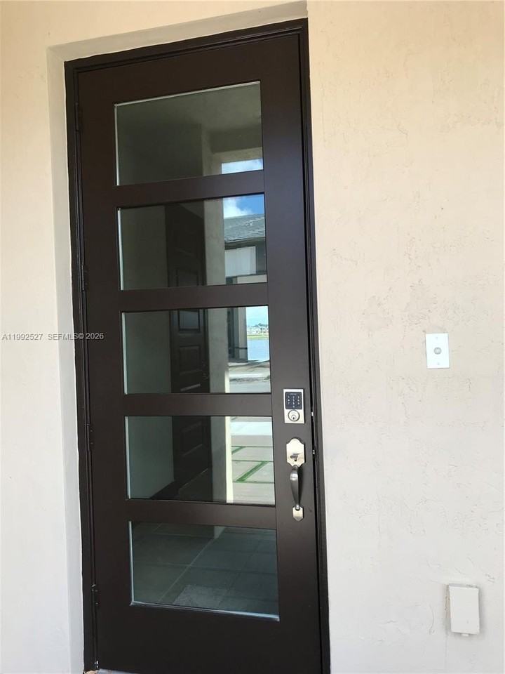 15981 Nw 91st Ct - Photo 2 of 3