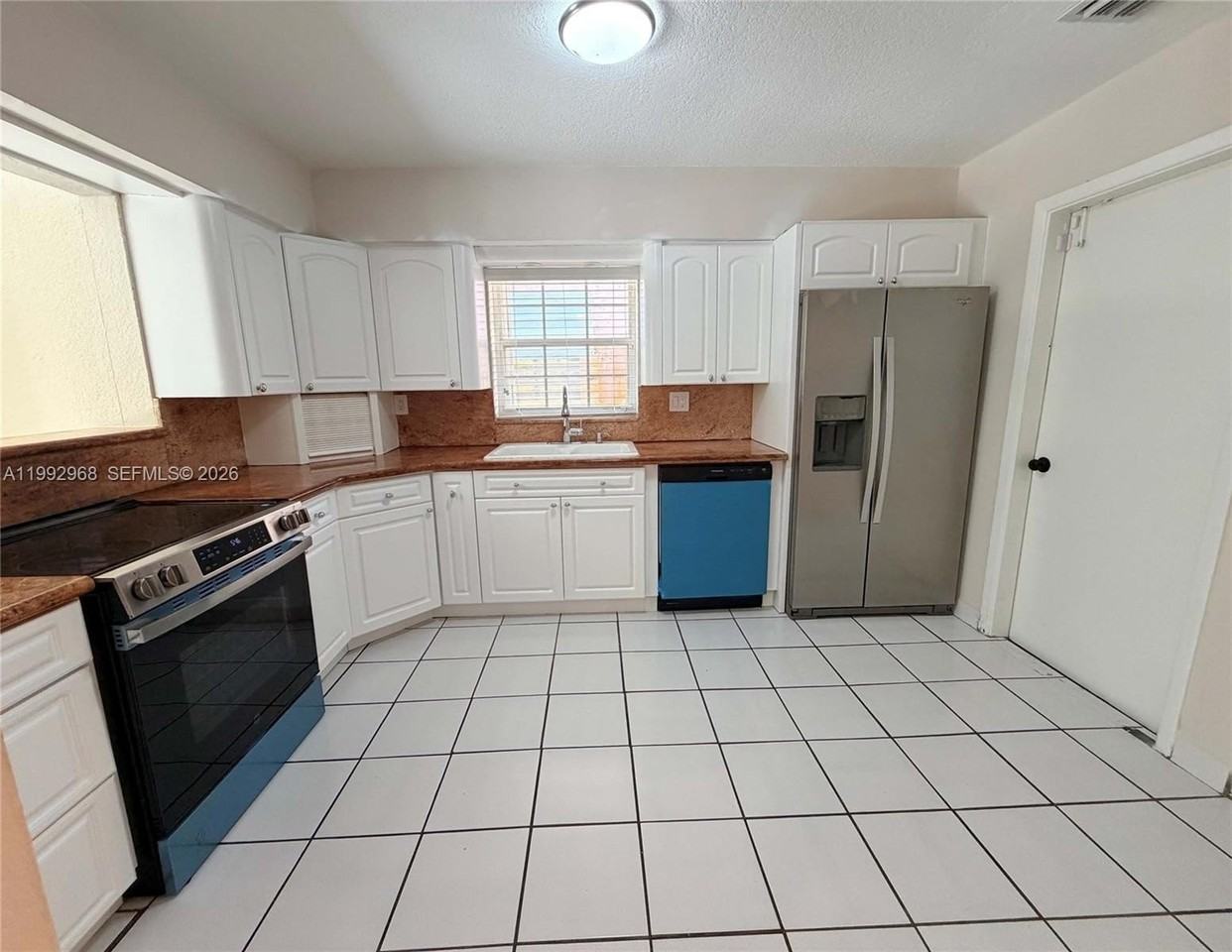 1032 Obispo Ave - Photo 7 of 20