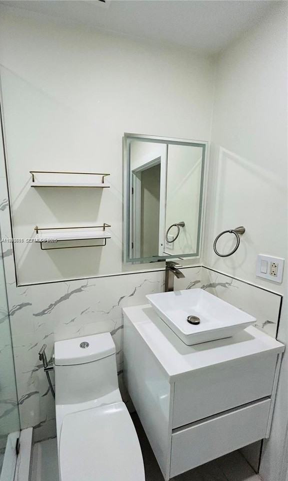 4618 Sw 2nd St #4618 - Photo 6 of 10