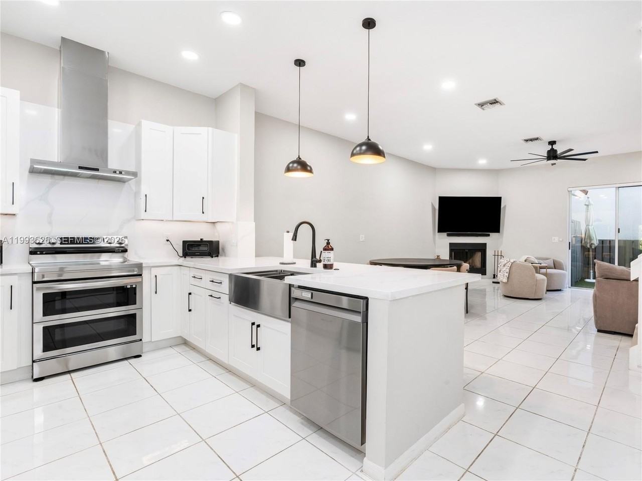 835 Ne 17th Way #835 - Photo 5 of 22