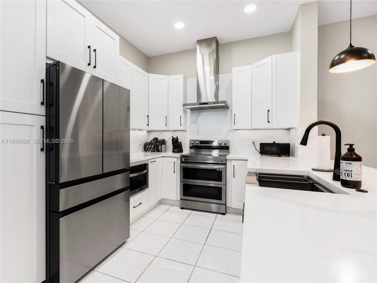 835 Ne 17th Way #835 - Photo 6 of 22