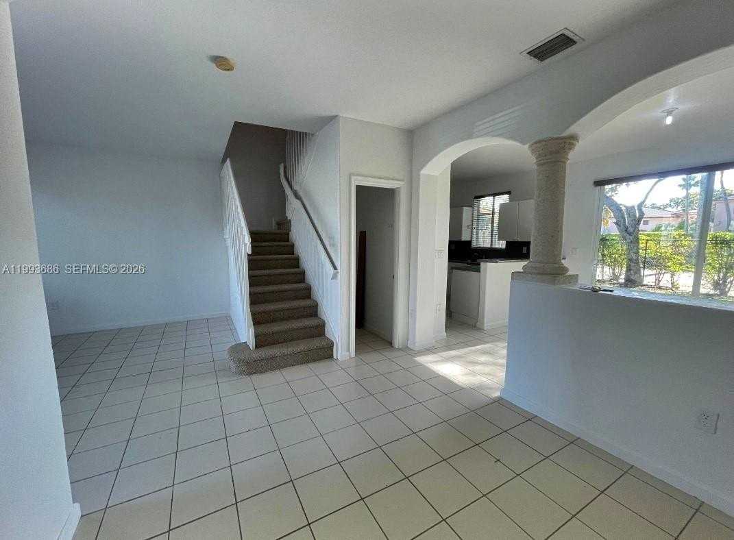 2740 Se 15th Rd #20 - Photo 2 of 10