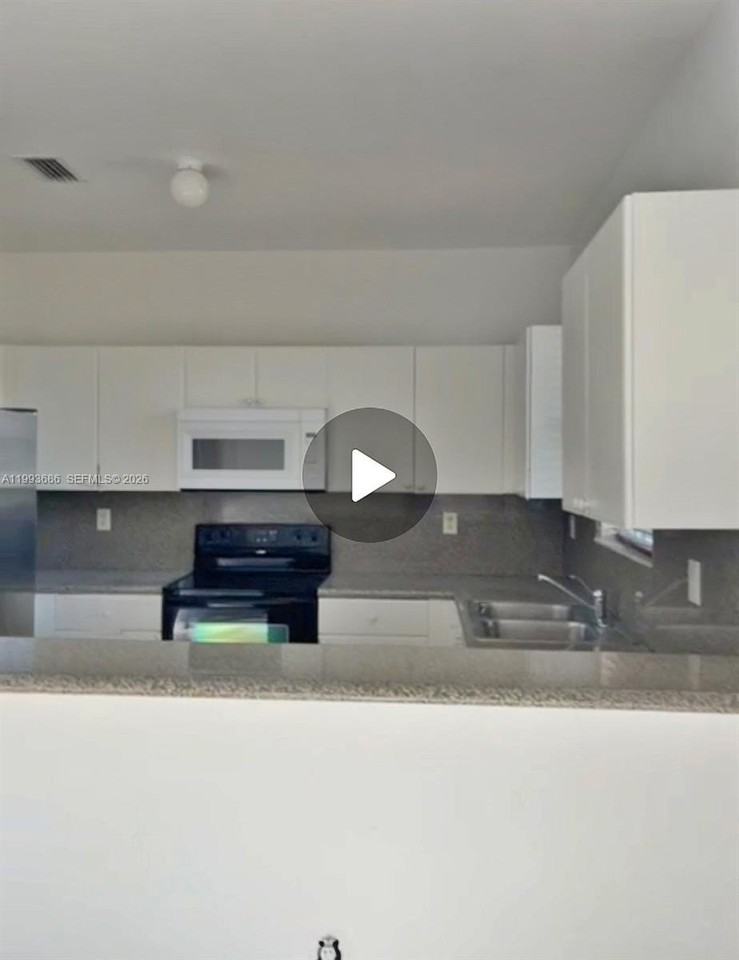 2740 Se 15th Rd #20 - Photo 3 of 10