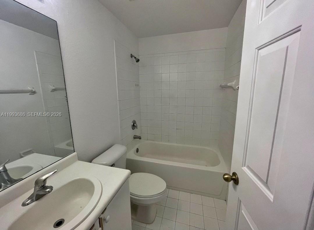 2740 Se 15th Rd #20 - Photo 7 of 10