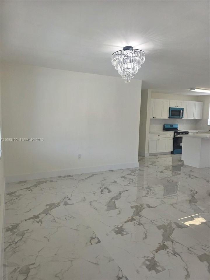 443 Nw 23rd Pl #0 - Photo 2 of 18