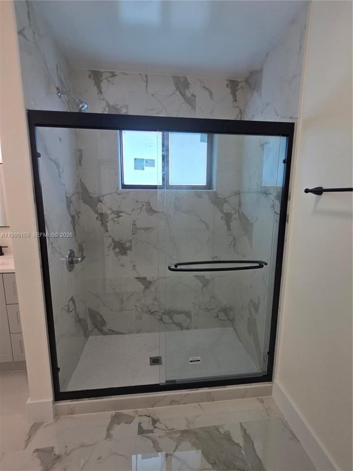 443 Nw 23rd Pl #0 - Photo 7 of 18