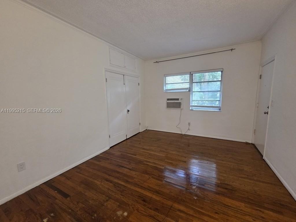 850 Jefferson Ave #5 - Photo 3 of 16