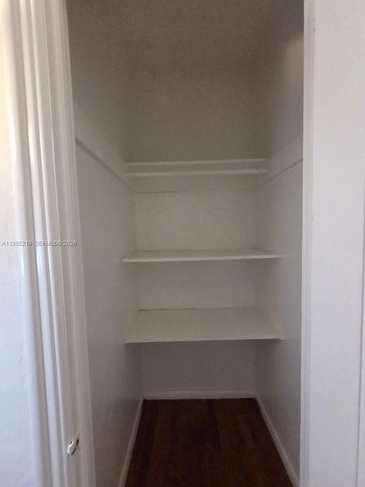 850 Jefferson Ave #5 - Photo 5 of 16