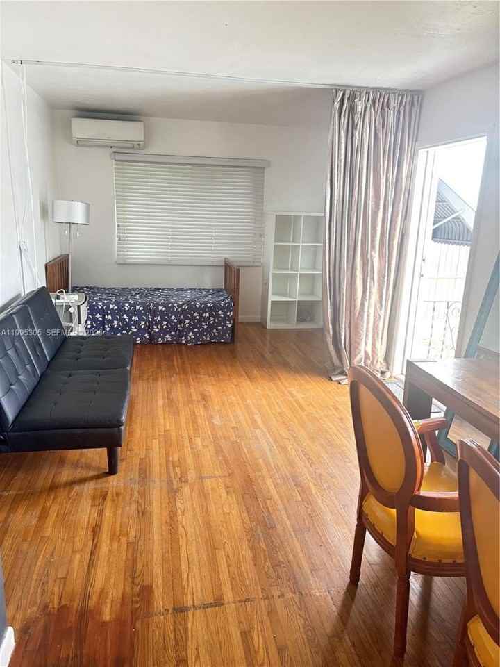 2951 Sw 23rd St #2 - Photo 5 of 7