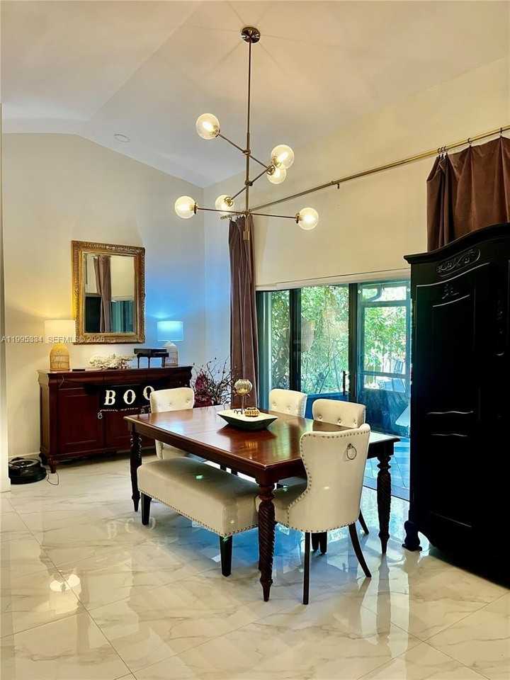 6201 Portsmouth Ln - Photo 4 of 13