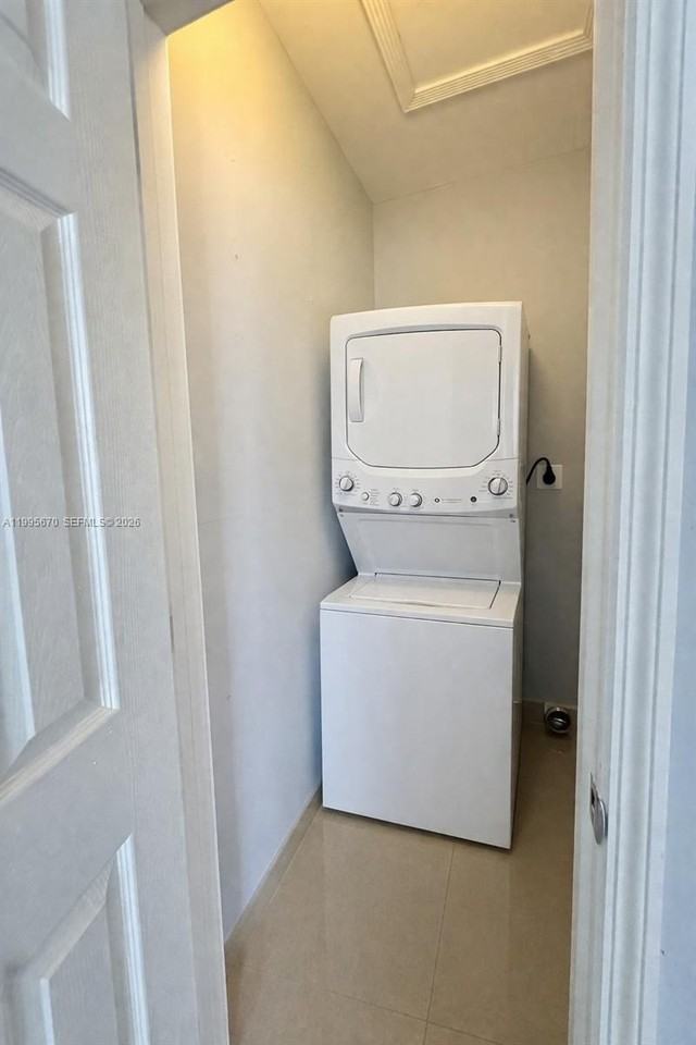 2155 Nw 28th St #0 - Photo 3 of 8