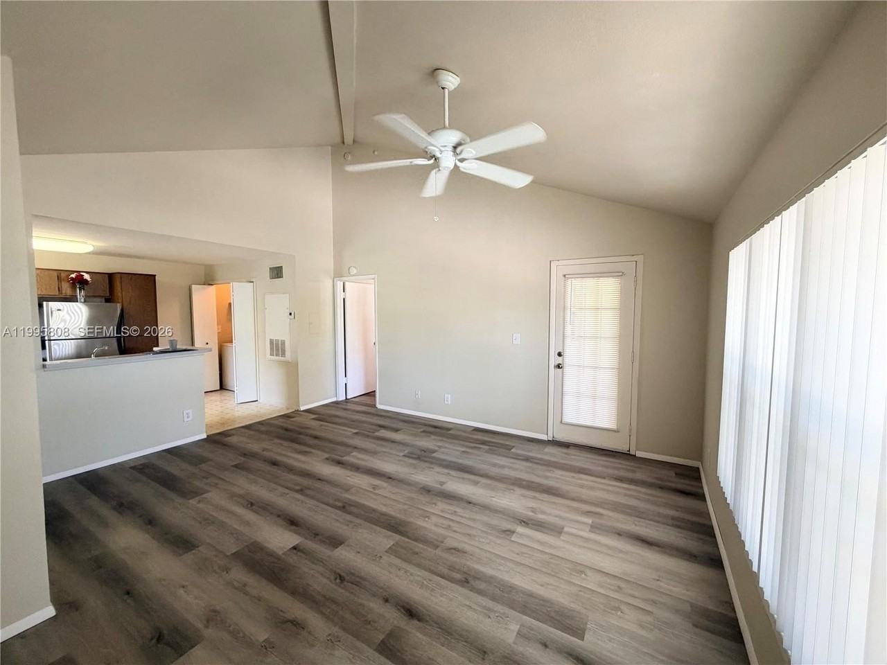 4007 Nw 87th Ave #4007 - Photo 3 of 8