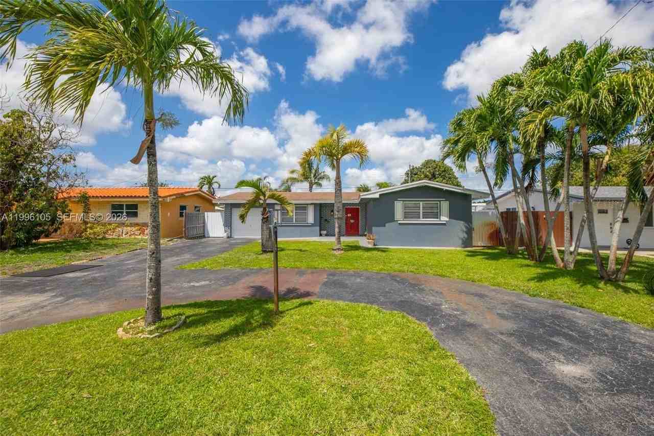 8461 Nw 16th St #8461 - Photo 2 of 31