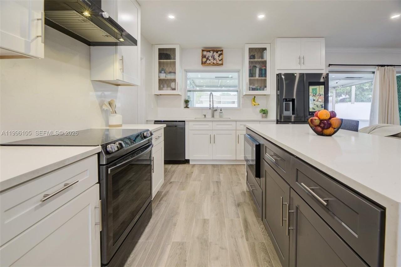 8461 Nw 16th St #8461 - Photo 5 of 31