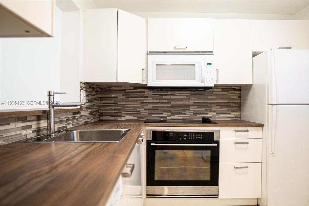 10865 Sw 112th Ave #203 - Photo 3 of 20
