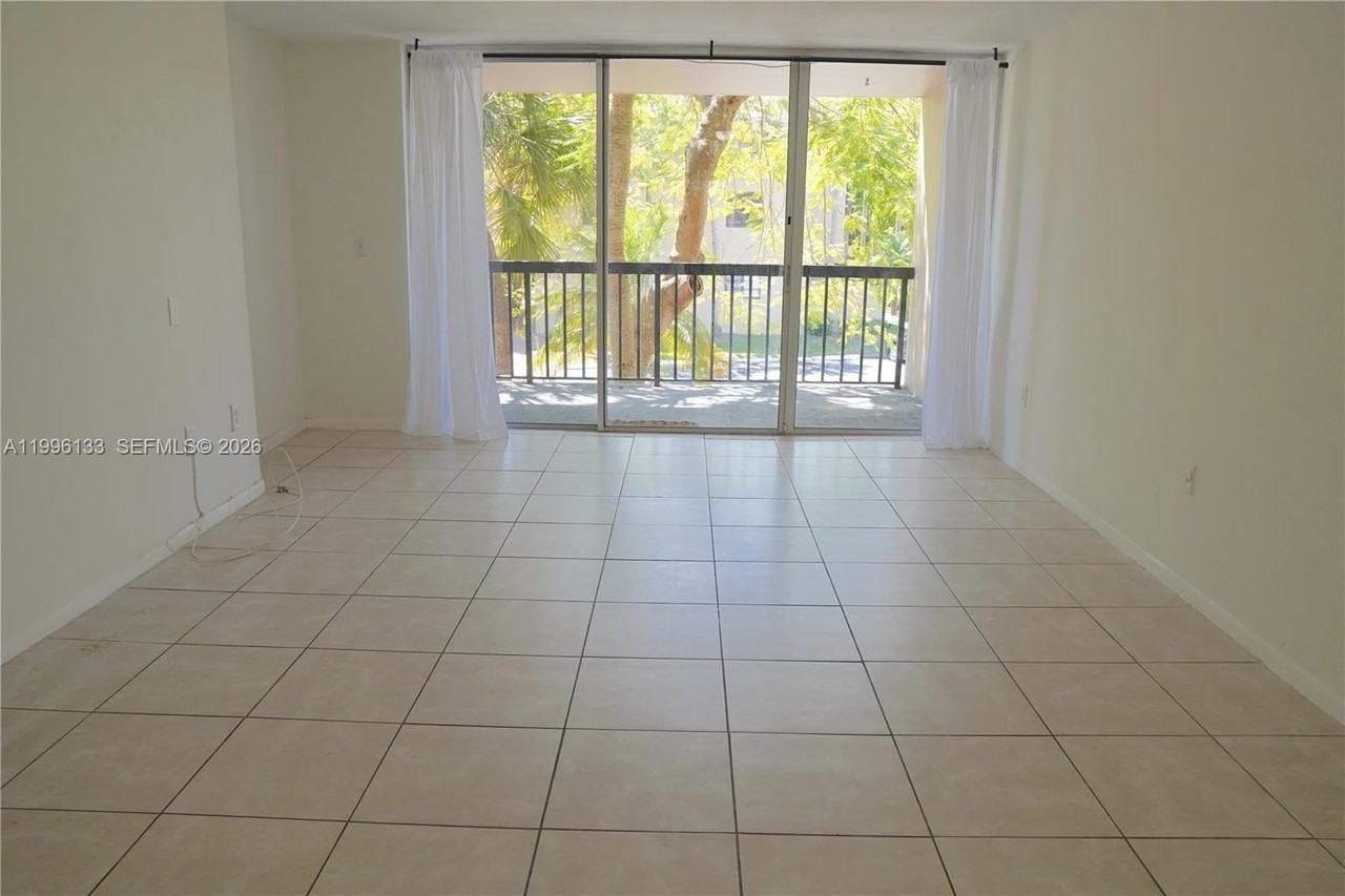 10865 Sw 112th Ave #203 - Photo 4 of 20