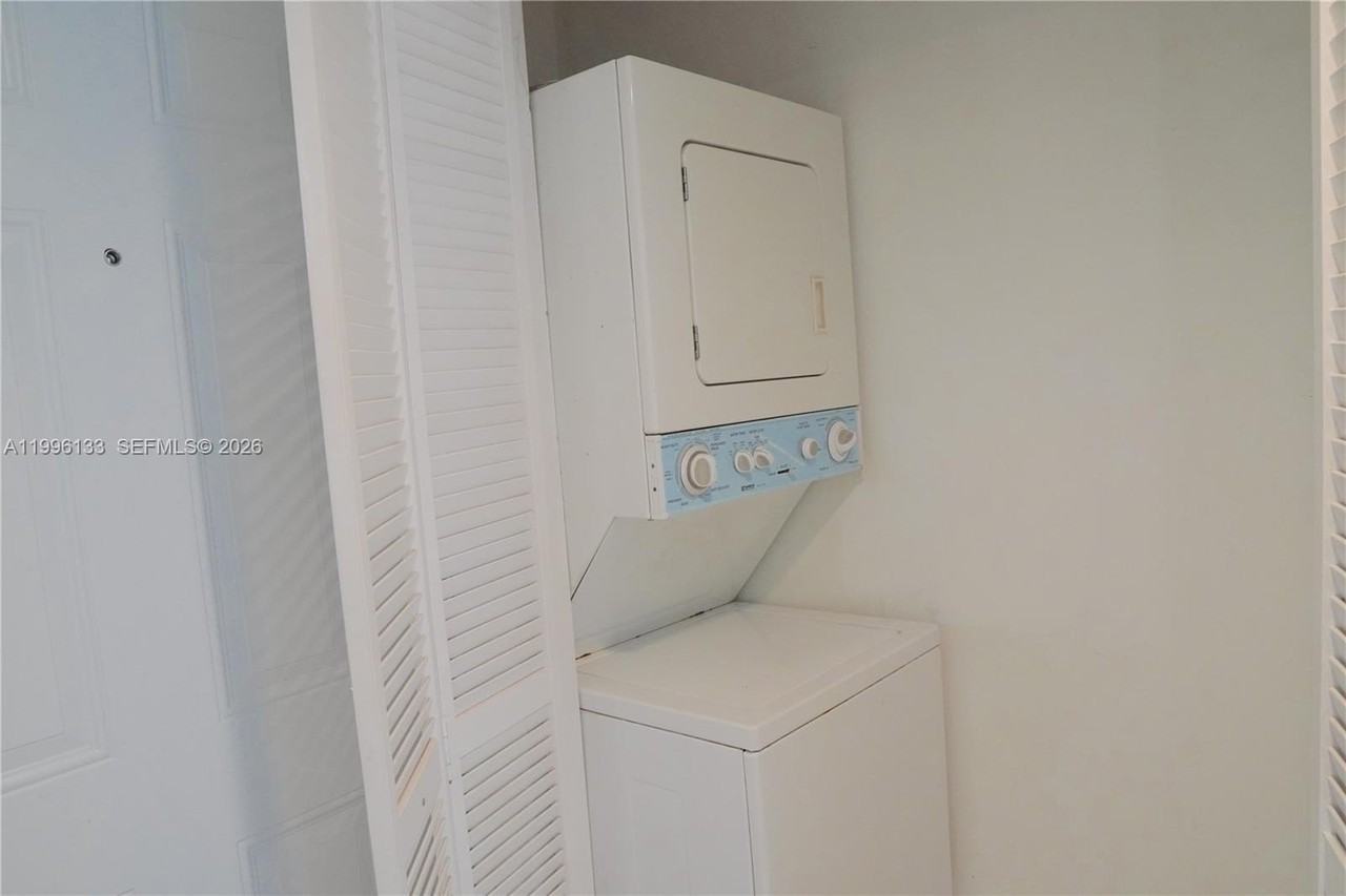 10865 Sw 112th Ave #203 - Photo 5 of 20