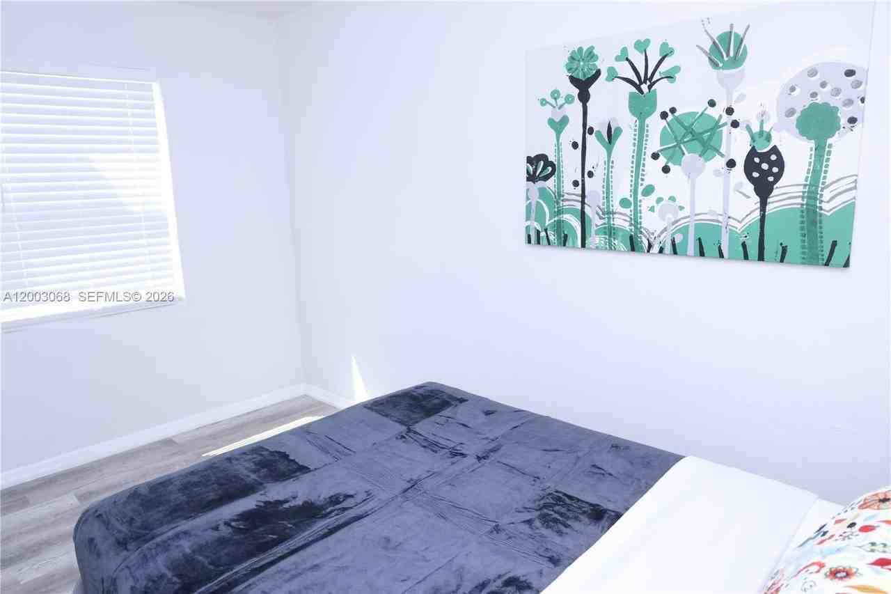 1109 Sw 37th Ave #1115 - Photo 7 of 13