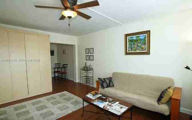 900 Euclid Ave #14 - Photo 6 of 13