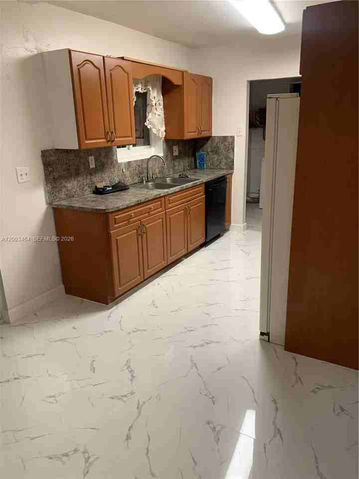 11710 Sw 181st Ter #0 - Photo 2 of 10