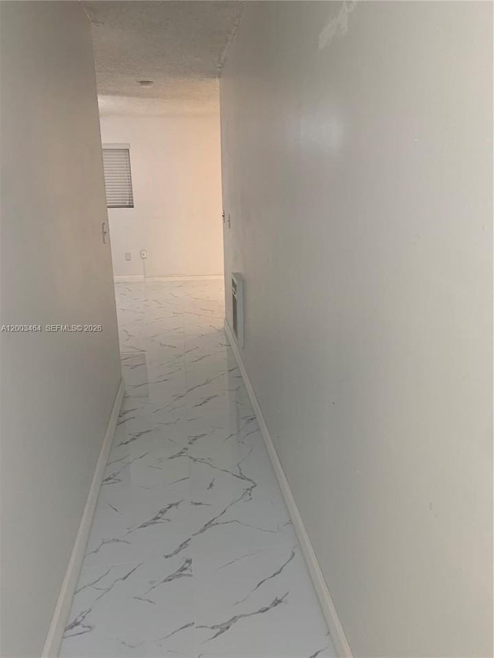 11710 Sw 181st Ter #0 - Photo 5 of 10