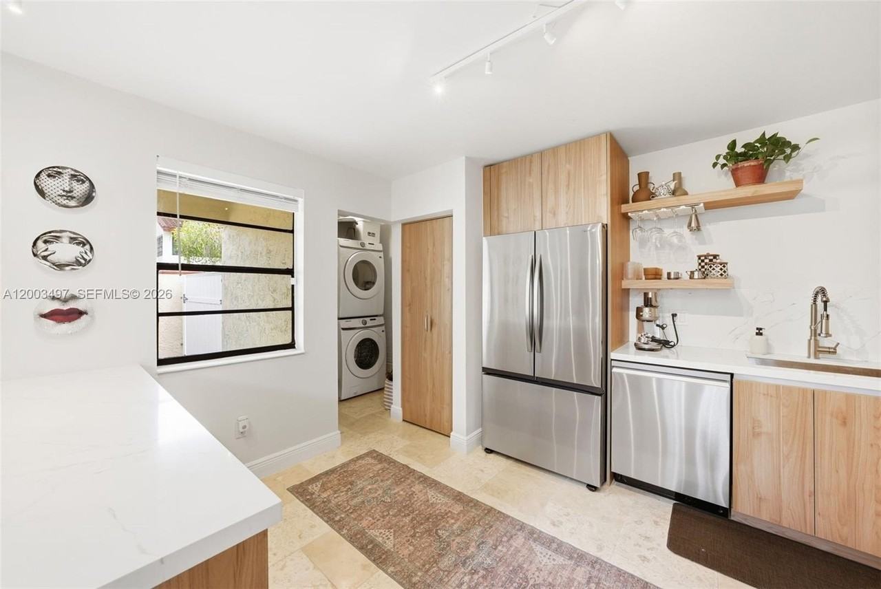 327 Ives Dairy Rd #327-05 - Photo 5 of 21